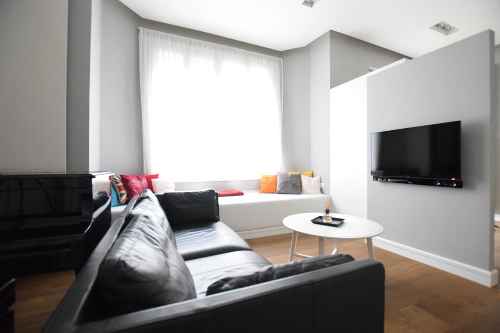Luxury Apartment By Hi5 - Szervita Suite Budapeste Exterior foto