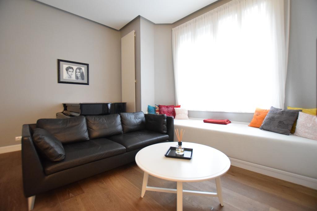 Luxury Apartment By Hi5 - Szervita Suite Budapeste Exterior foto