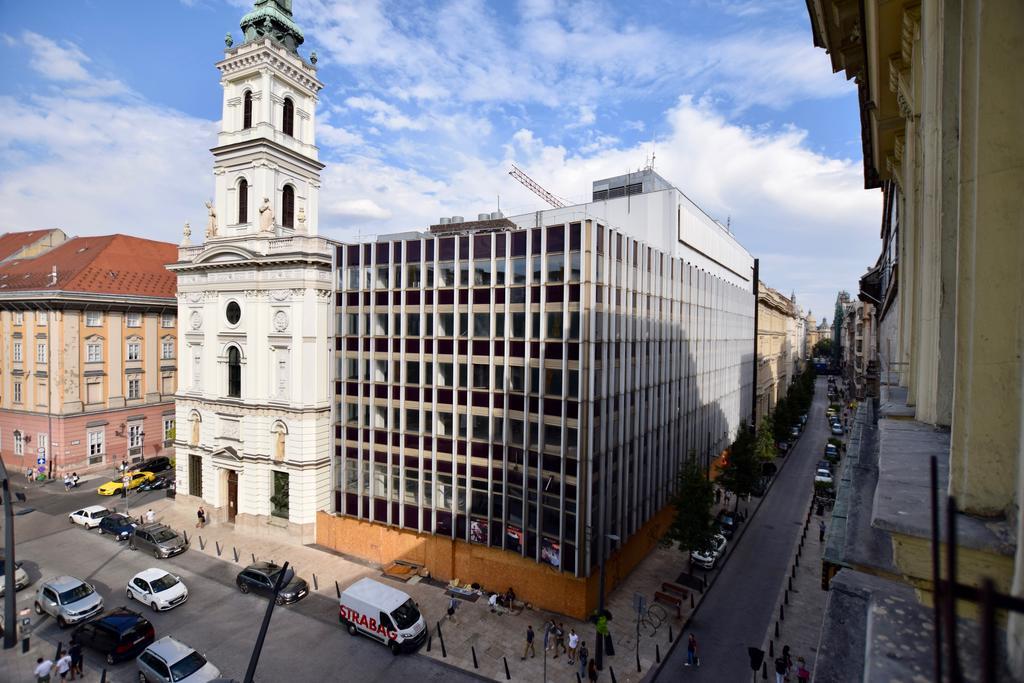 Luxury Apartment By Hi5 - Szervita Suite Budapeste Exterior foto