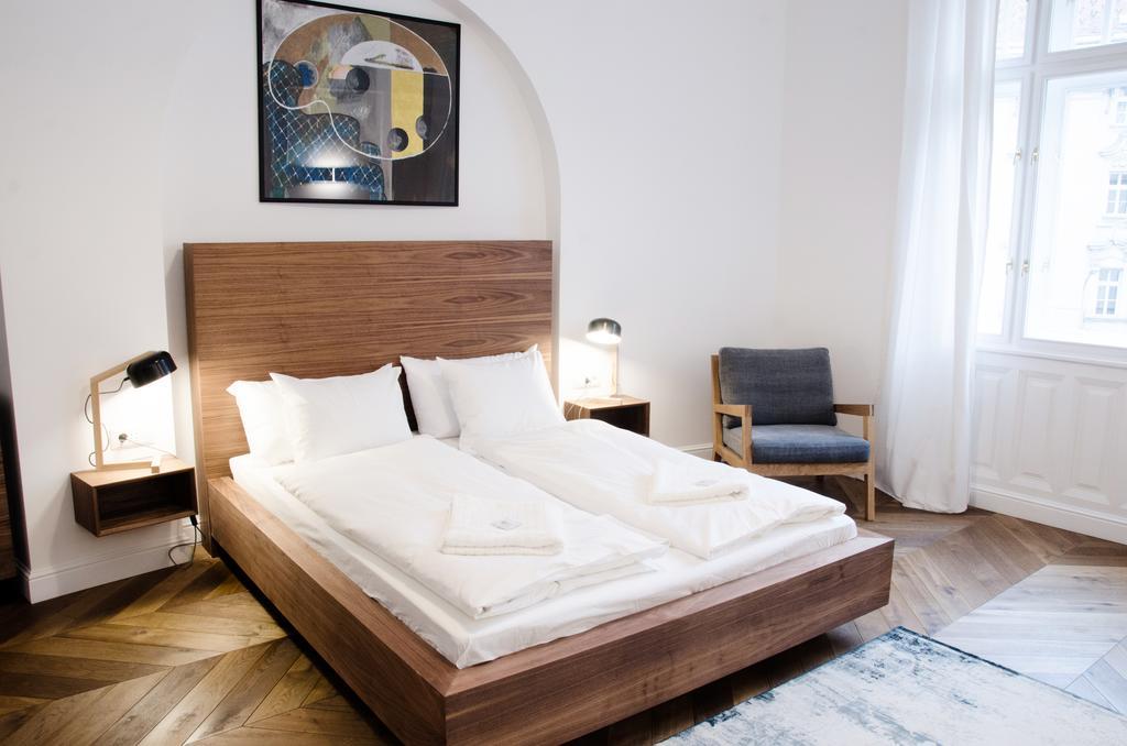 Luxury Apartment By Hi5 - Szervita Suite Budapeste Exterior foto